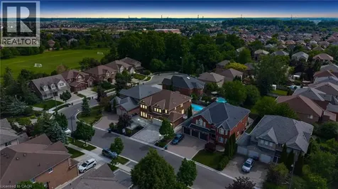 6872 Round Leaf Court Mississauga ON L5N 6X6