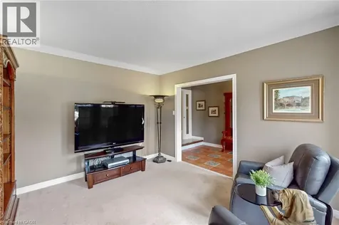 6872 Round Leaf Court Mississauga ON L5N 6X6
