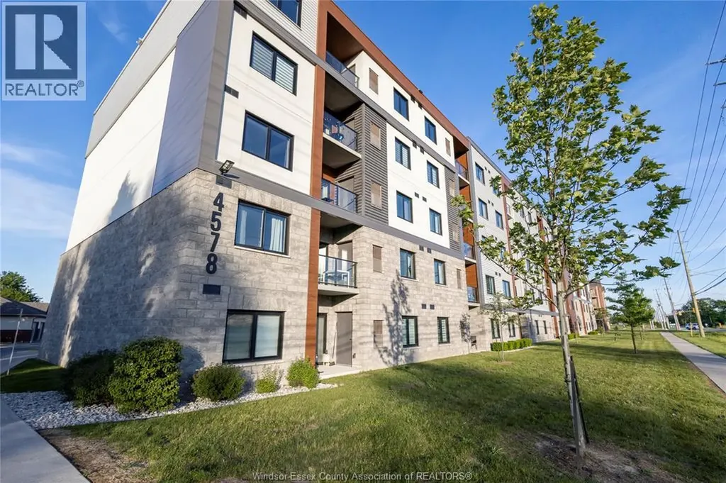 4578 Huron Church Line Road Lasalle ON N9H 1H4