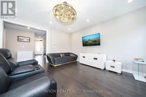 1034 Tigerlily Trail Pickering ON L1V 2P8