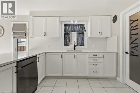 13 Crawford Place Paris ON N3L 0A6