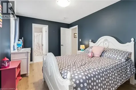 13 Crawford Place Paris ON N3L 0A6