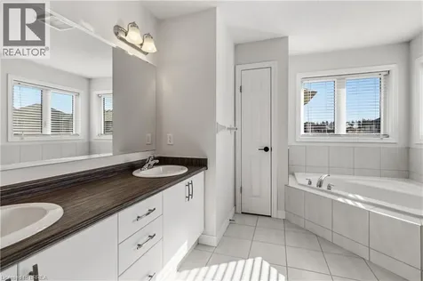 13 Crawford Place Paris ON N3L 0A6