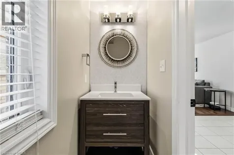 13 Crawford Place Paris ON N3L 0A6