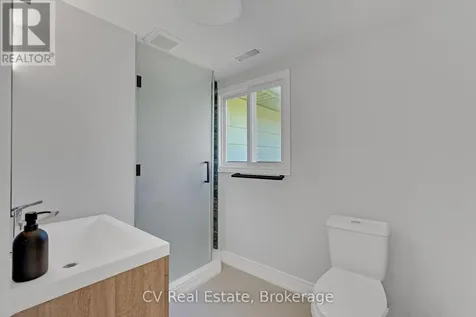 637 Pinegrove Avenue Innisfil ON L9S 2K4
