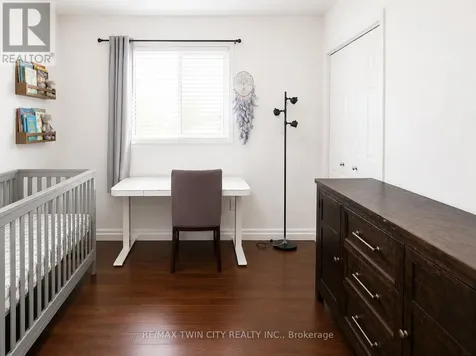 212 Colton Circle Kitchener ON N2A 4K2