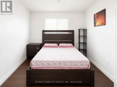 212 Colton Circle Kitchener ON N2A 4K2