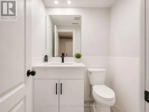 212 Colton Circle Kitchener ON N2A 4K2