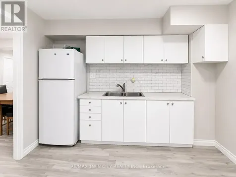 212 Colton Circle Kitchener ON N2A 4K2