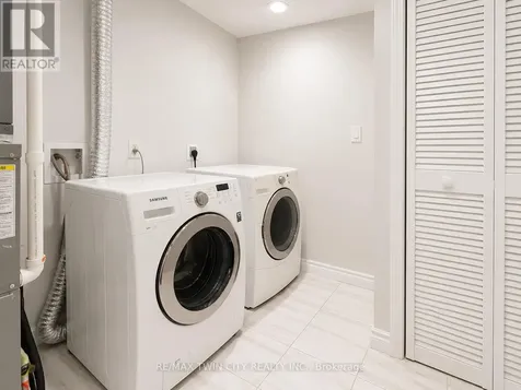 212 Colton Circle Kitchener ON N2A 4K2