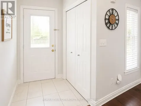 212 Colton Circle Kitchener ON N2A 4K2