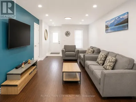 212 Colton Circle Kitchener ON N2A 4K2