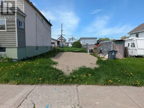 833 Mcintosh Street Thunder Bay ON P7C 3A7