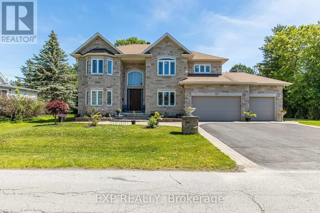 62 Lotta Avenue Ottawa ON K2G 2B5