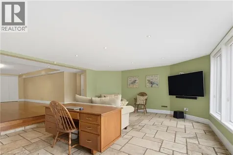 114 Jerome Park Drive Dundas ON L9H 6H3