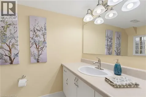 114 Jerome Park Drive Dundas ON L9H 6H3