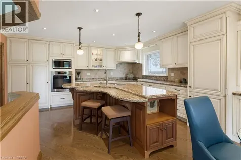 114 Jerome Park Drive Dundas ON L9H 6H3