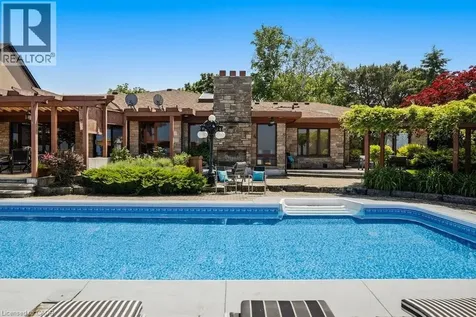 7 Lakegate Drive Stoney Creek ON L8E 3T7