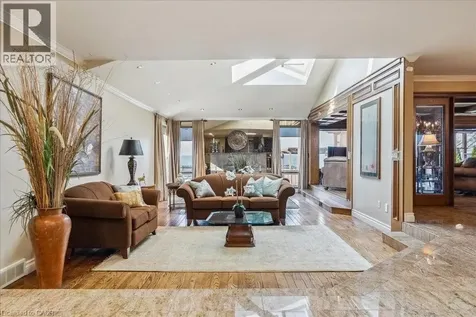 7 Lakegate Drive Stoney Creek ON L8E 3T7