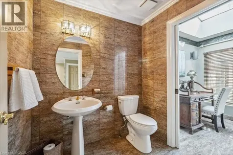 7 Lakegate Drive Stoney Creek ON L8E 3T7