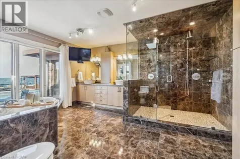 7 Lakegate Drive Stoney Creek ON L8E 3T7