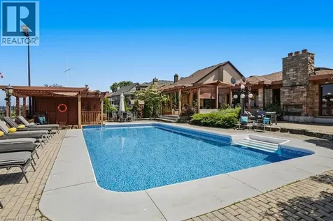 7 Lakegate Drive Stoney Creek ON L8E 3T7