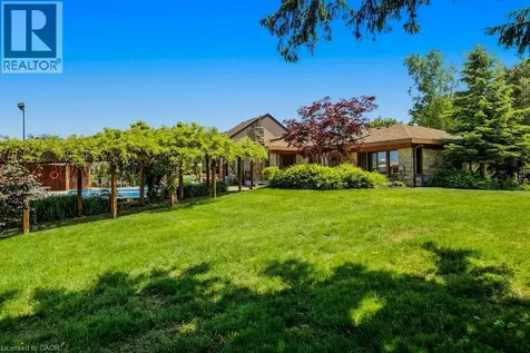 7 Lakegate Drive Stoney Creek ON L8E 3T7