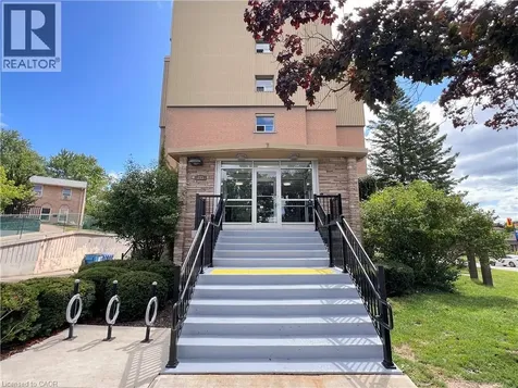 283 Fairway Road North Kitchener ON N2A 2P1