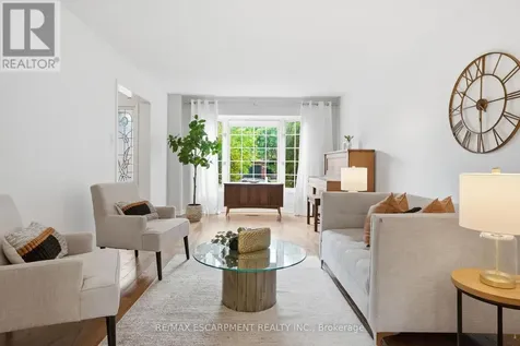 133 Warner Drive Oakville (br Bronte) ON L6L 6G7