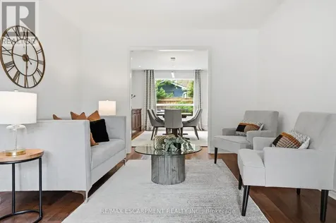 133 Warner Drive Oakville (br Bronte) ON L6L 6G7