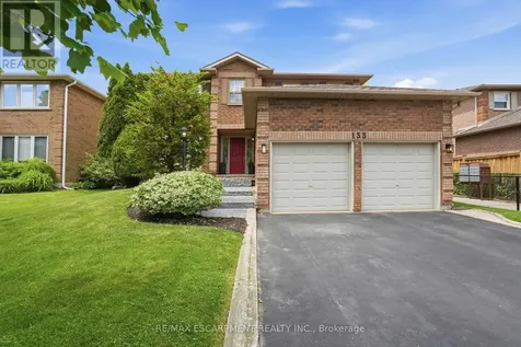 133 Warner Drive Oakville (br Bronte) ON L6L 6G7