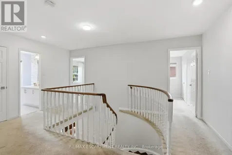 133 Warner Drive Oakville (br Bronte) ON L6L 6G7