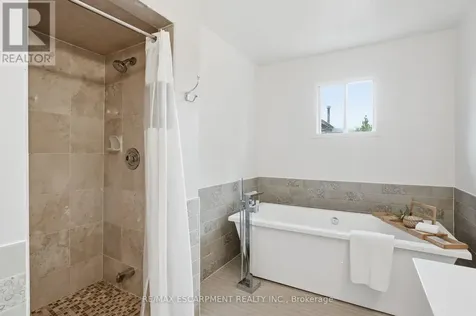 133 Warner Drive Oakville (br Bronte) ON L6L 6G7