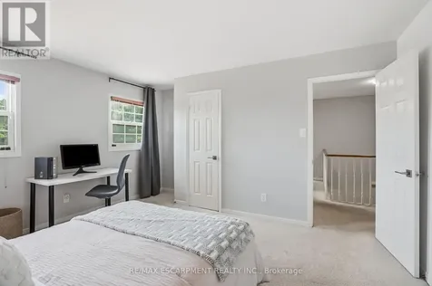 133 Warner Drive Oakville (br Bronte) ON L6L 6G7