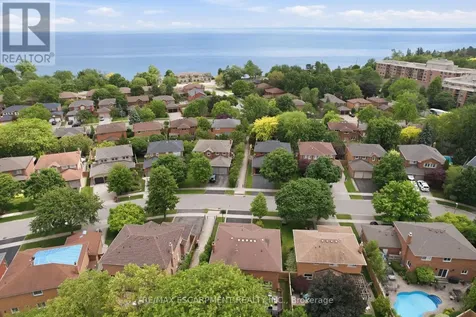 133 Warner Drive Oakville (br Bronte) ON L6L 6G7