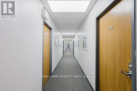 43 Roydon Place Ottawa ON K2E 1A3