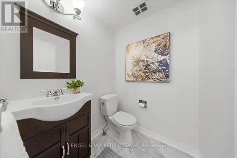 34 Viewpointe Private Ottawa ON K1V 1M5