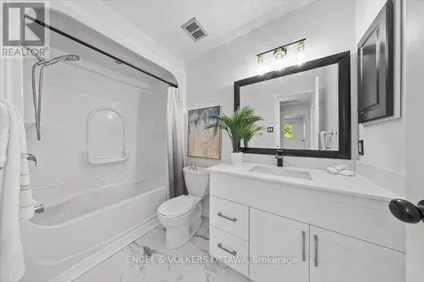 34 Viewpointe Private Ottawa ON K1V 1M5