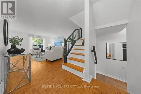 34 Viewpointe Private Ottawa ON K1V 1M5