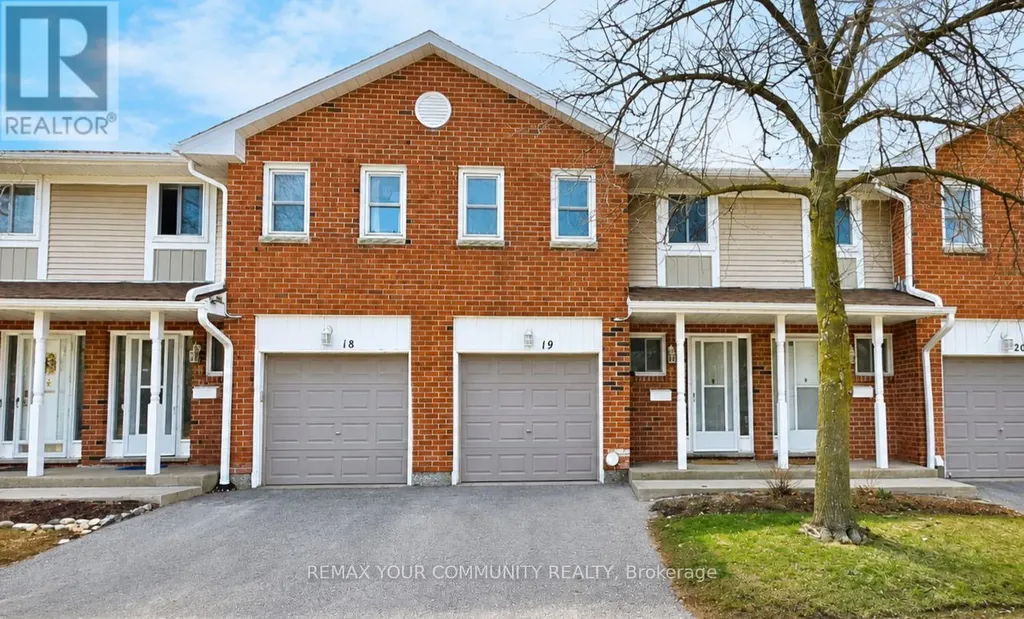 210 Highland Crescent Kitchener ON N2M 5H7