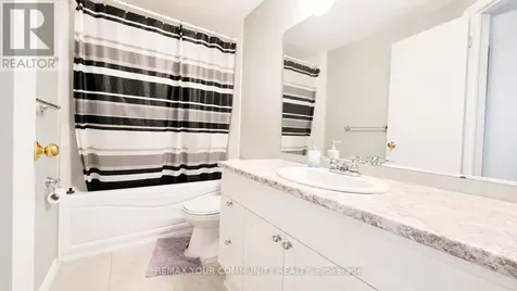 210 Highland Crescent Kitchener ON N2M 5H7