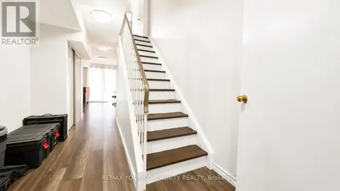 210 Highland Crescent Kitchener ON N2M 5H7