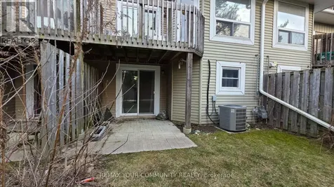 210 Highland Crescent Kitchener ON N2M 5H7
