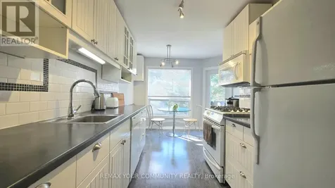 210 Highland Crescent Kitchener ON N2M 5H7