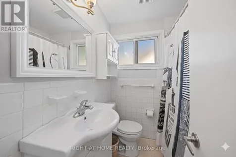 2709 Don Street Ottawa ON K2B 6Y4