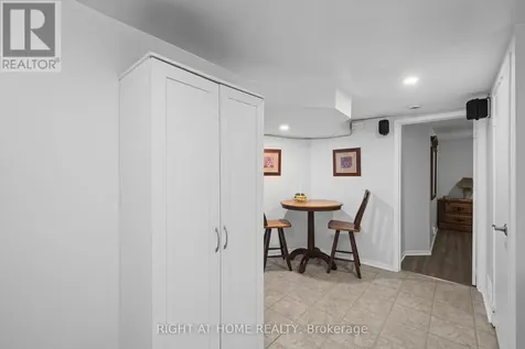 2709 Don Street Ottawa ON K2B 6Y4