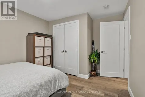 1252 Kingston Avenue Ottawa ON K1Z 8K6