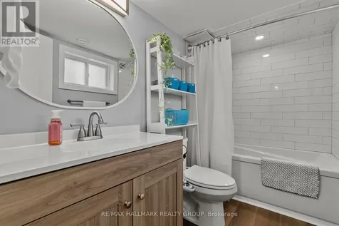 1252 Kingston Avenue Ottawa ON K1Z 8K6