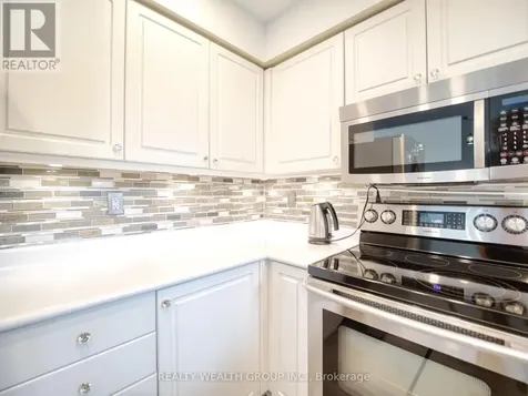 11 Birchcliffe Drive Brampton (heart Lake East) ON L6Z 4T3