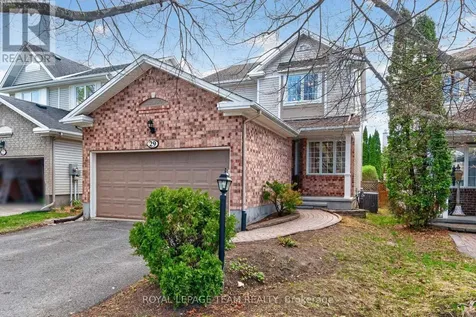 29 Mattawa Crescent Ottawa ON K2M 2E8